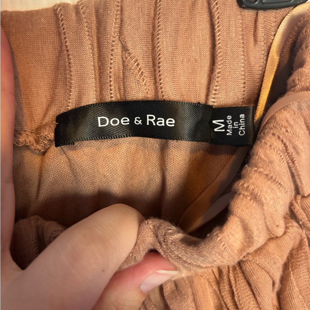 Doe & Rae Textured Mauve Midi Skirt - Picture 2 of 4